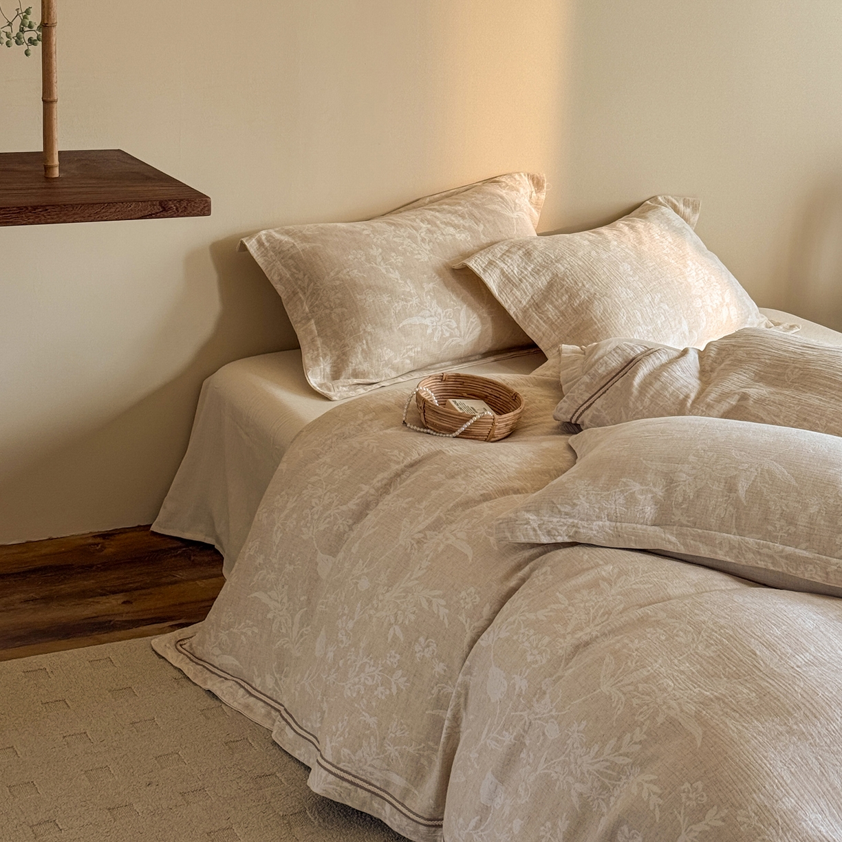 91家纺网 家纺一手货源 找家纺 澳萝拉 2026新款棉麻提花压边四件套 如梦令