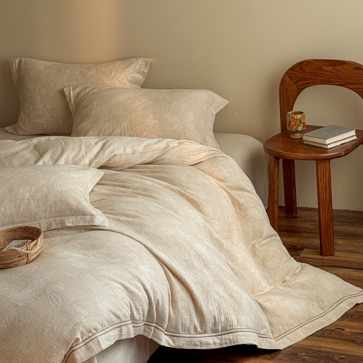 91家纺网 家纺一手货源 找家纺 澳萝拉 2026新款棉麻提花压边四件套 锦瑟