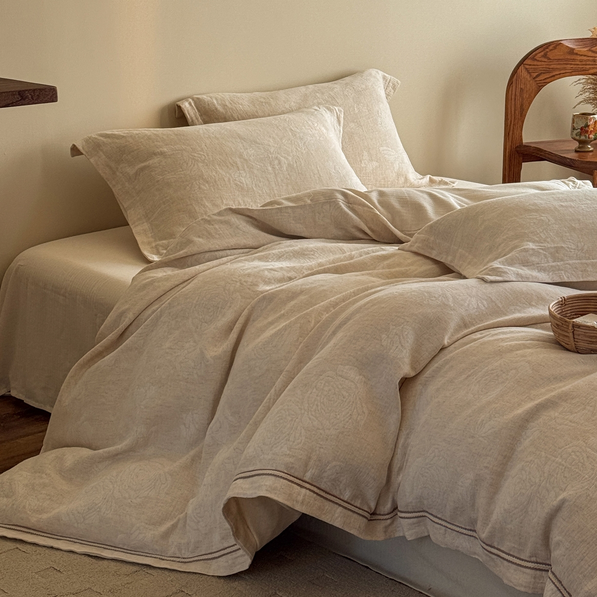 91家纺网 家纺一手货源 找家纺 澳萝拉 2026新款棉麻提花压边四件套 云端