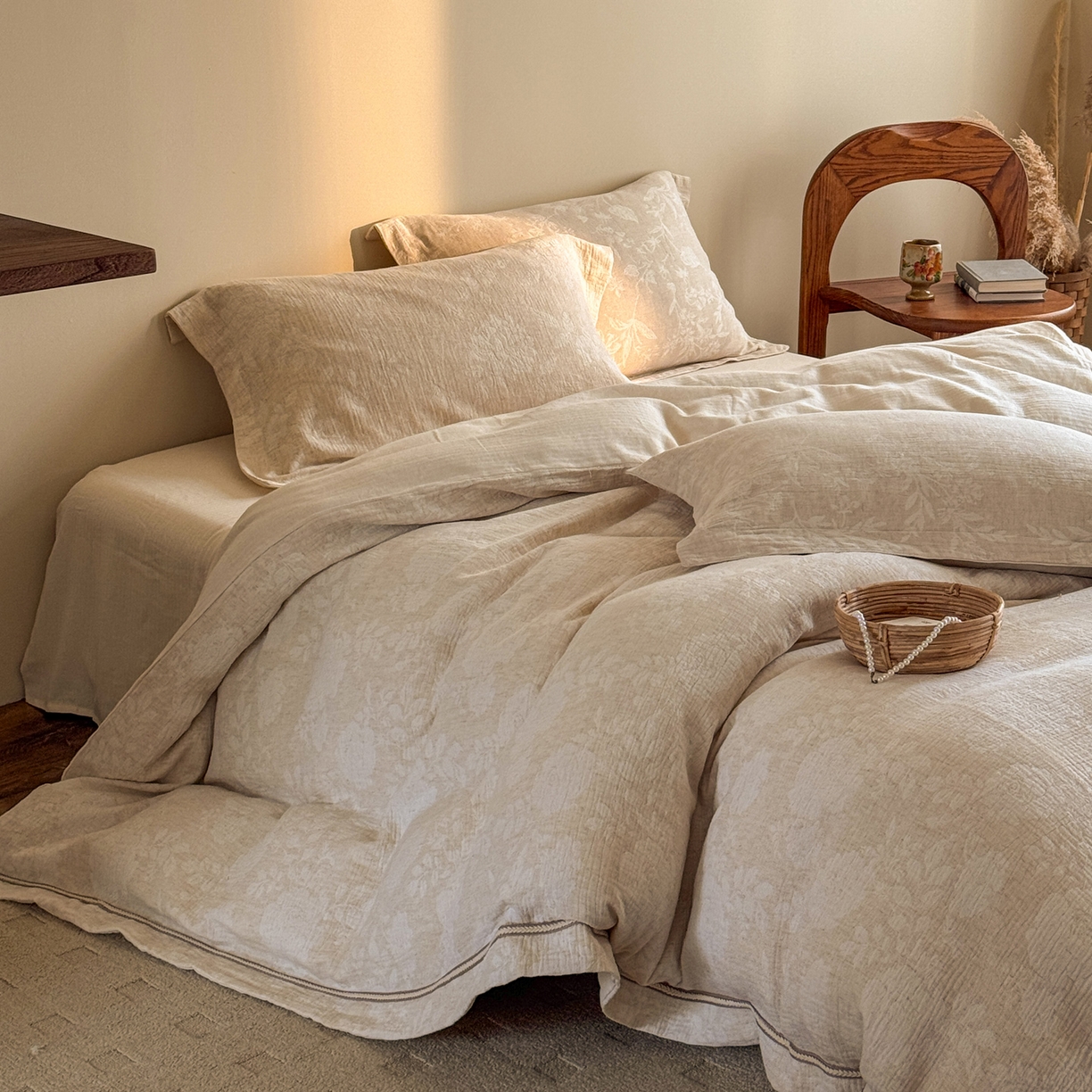 91家纺网 家纺一手货源 找家纺 澳萝拉 2026新款棉麻提花压边四件套 木兮