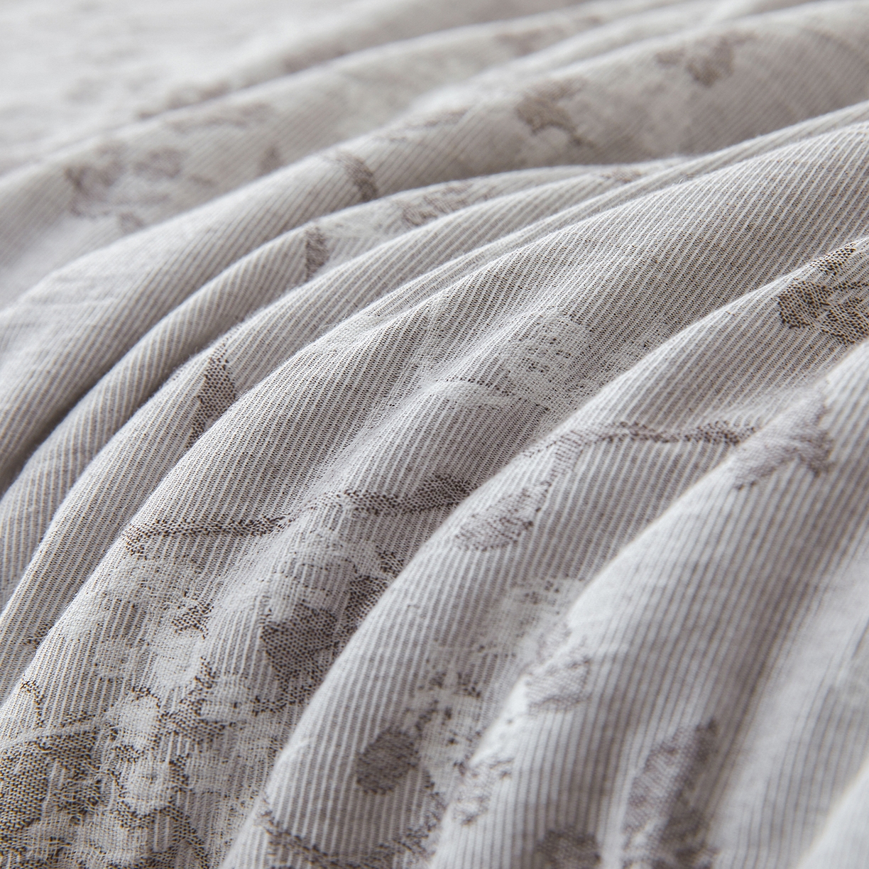 91家纺网 家纺一手货源 找家纺 乐家毛巾被（工厂自产自销） 2026新款全棉色织三层提花夏季大豆纤维被 缠枝