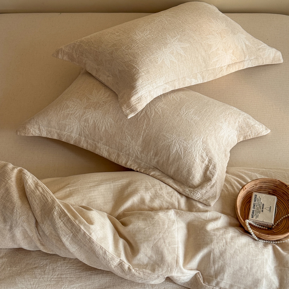 91家纺网 家纺一手货源 找家纺 澳萝拉 2026新款棉麻提花压边四件套 枫林晚