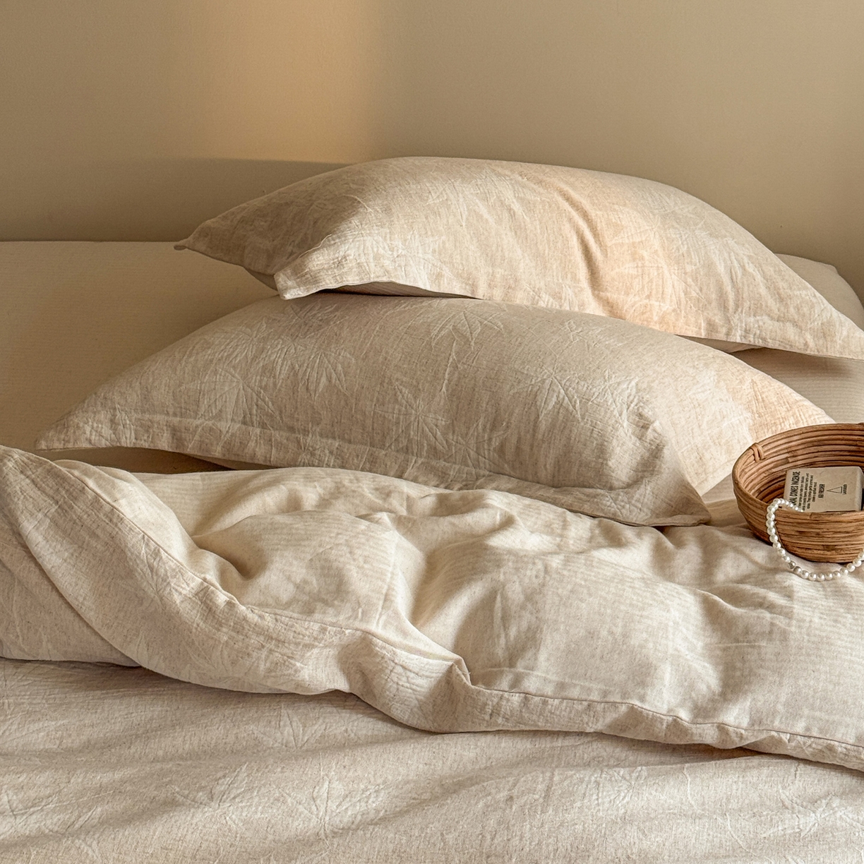 91家纺网 家纺一手货源 找家纺 澳萝拉 2026新款棉麻提花压边四件套 枫林晚