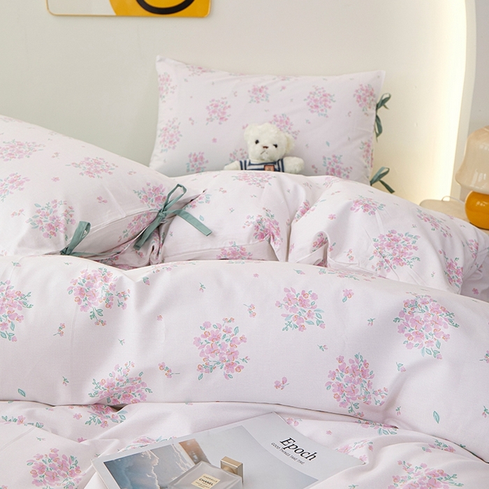 91家纺网 家纺一手货源 找家纺 一米阳光 2026年春夏新款小清新蝴蝶结绑带款全棉纯棉四件套 花簇