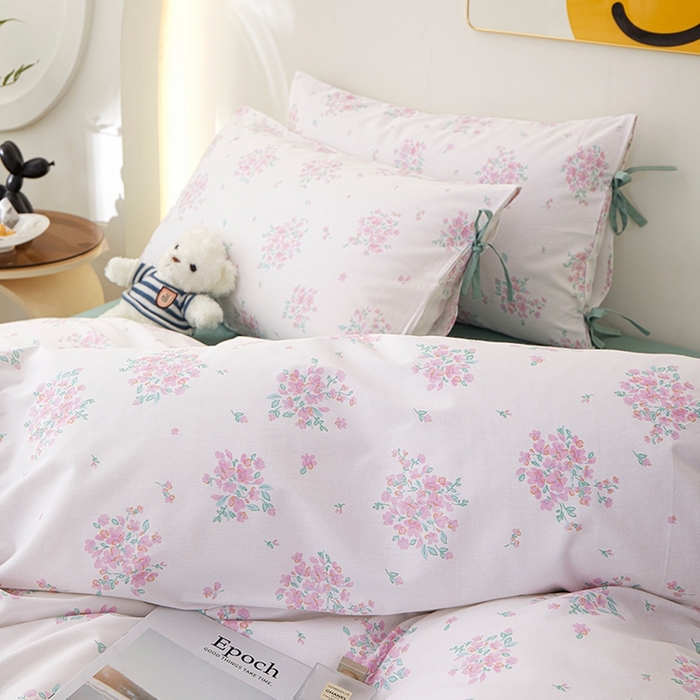 91家纺网 家纺一手货源 找家纺 一米阳光 2026年春夏新款小清新蝴蝶结绑带款全棉纯棉四件套 花簇