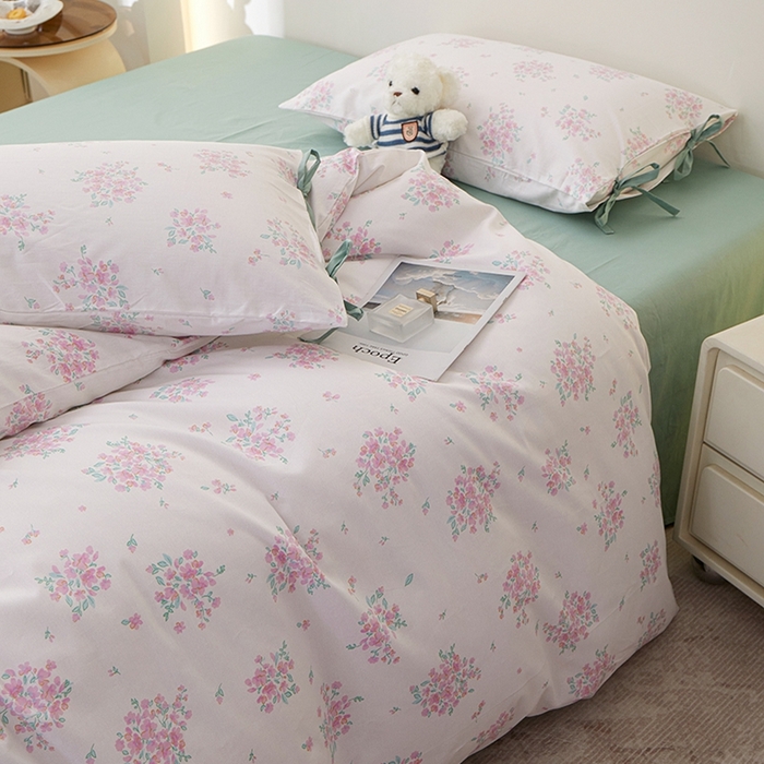 91家纺网 家纺一手货源 找家纺 一米阳光 2026年春夏新款小清新蝴蝶结绑带款全棉纯棉四件套 花簇