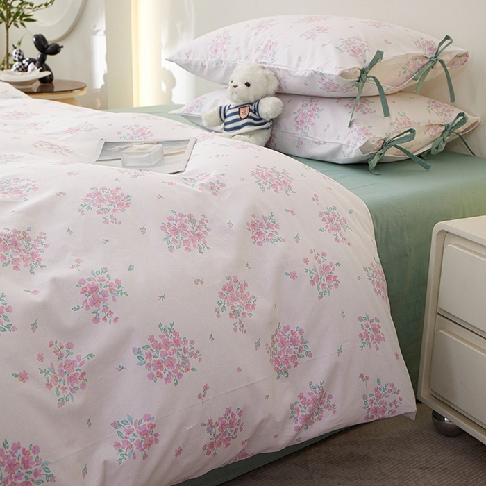 91家纺网 家纺一手货源 找家纺 一米阳光 2026年春夏新款小清新蝴蝶结绑带款全棉纯棉四件套 花簇