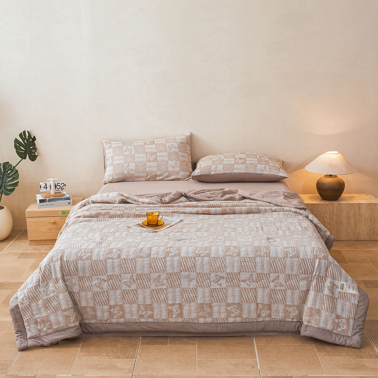 91家纺网 家纺一手货源 找家纺 乐家毛巾被（工厂自产自销） 2026新款全棉色织三层提花夏季大豆纤维被 方格蝴蝶