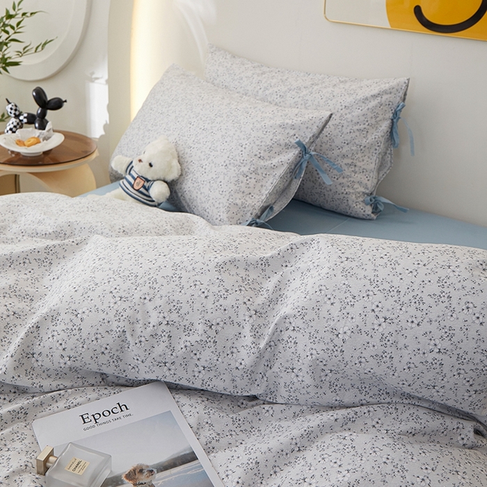 91家纺网 家纺一手货源 找家纺 一米阳光 2026年春夏新款小清新蝴蝶结绑带款全棉纯棉四件套 青花瓷