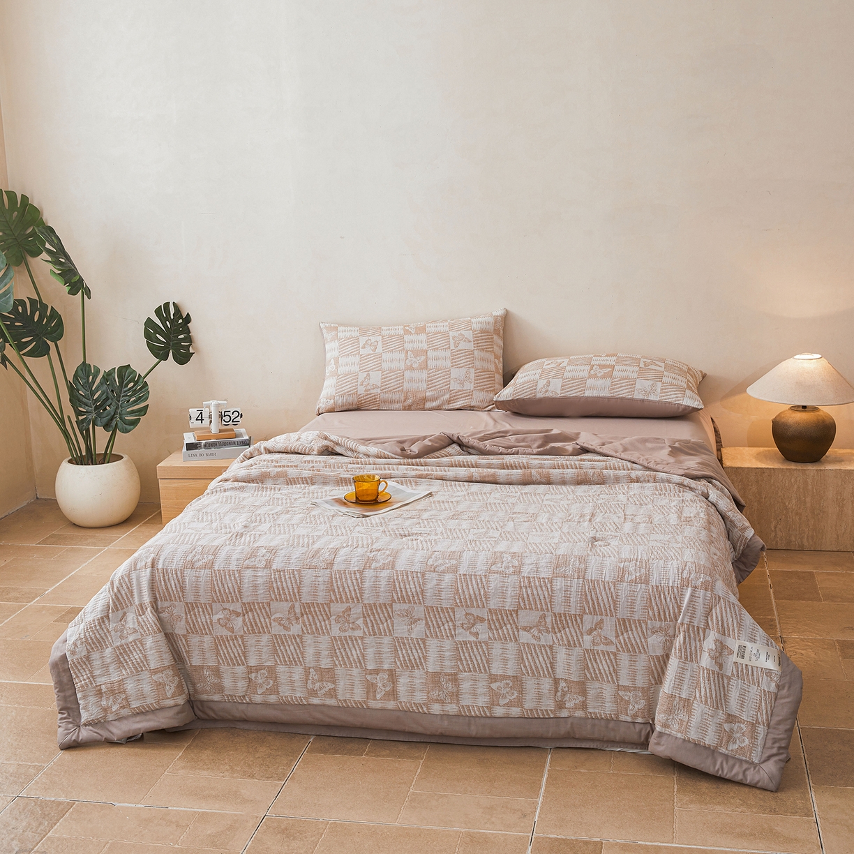 91家纺网 家纺一手货源 找家纺 乐家毛巾被（工厂自产自销） 2026新款全棉色织三层提花夏季大豆纤维被 方格蝴蝶