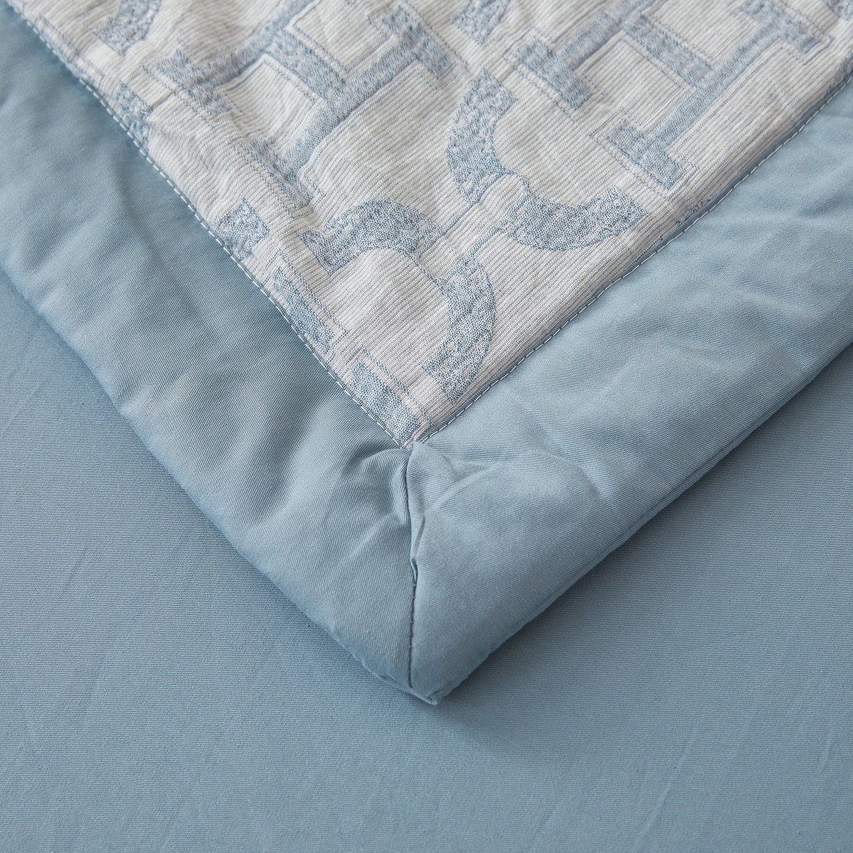 91家纺网 家纺一手货源 找家纺 乐家毛巾被（工厂自产自销） 2026新款全棉色织三层提花夏季大豆纤维被 蓝韵