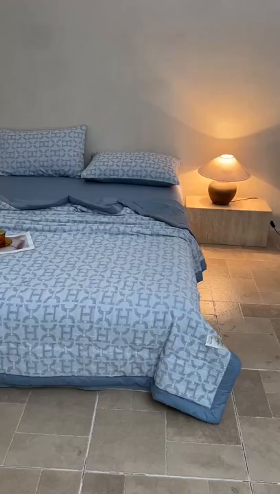 91家纺网 家纺一手货源 找家纺 乐家毛巾被（工厂自产自销） 2026新款全棉色织三层提花夏季大豆纤维被 蓝韵