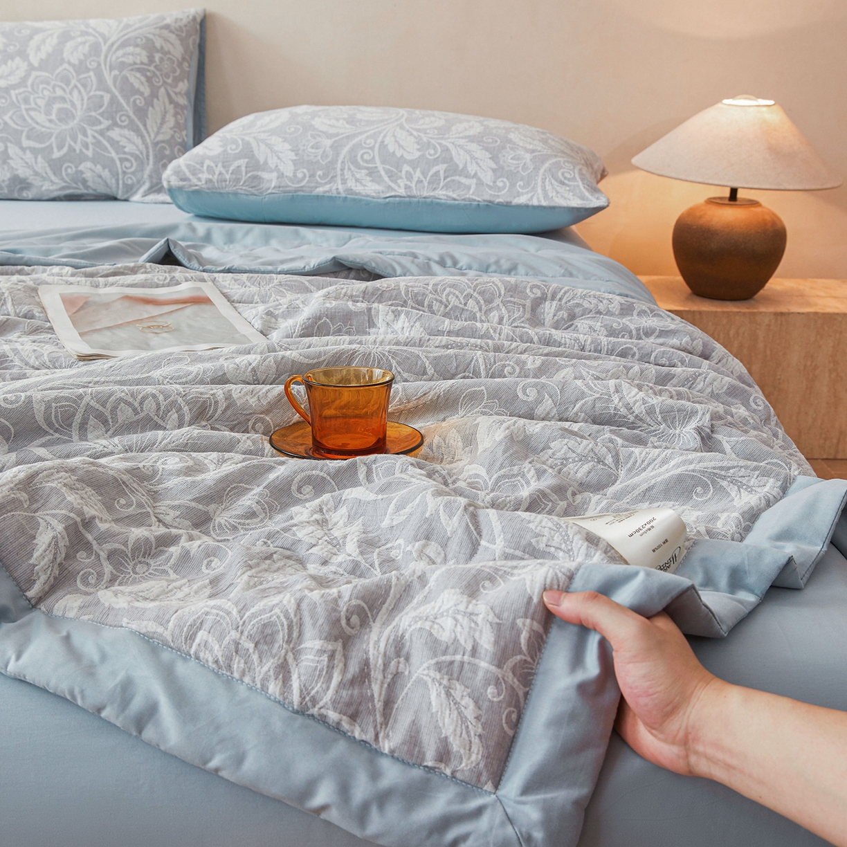 91家纺网 家纺一手货源 找家纺 乐家毛巾被（工厂自产自销） 2026新款全棉色织三层提花夏季大豆纤维被 澜光盛华