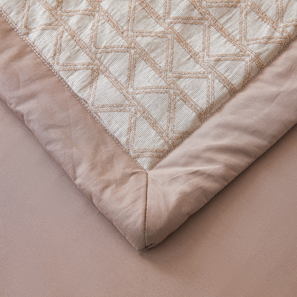 91家纺网 家纺一手货源 找家纺 乐家毛巾被（工厂自产自销） 2026新款全棉色织三层提花夏季大豆纤维被 菱韵