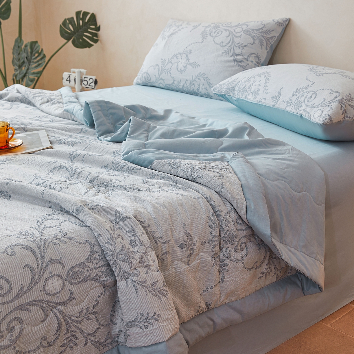 91家纺网 家纺一手货源 找家纺 乐家毛巾被（工厂自产自销） 2026新款全棉色织三层提花夏季大豆纤维被 迷雾