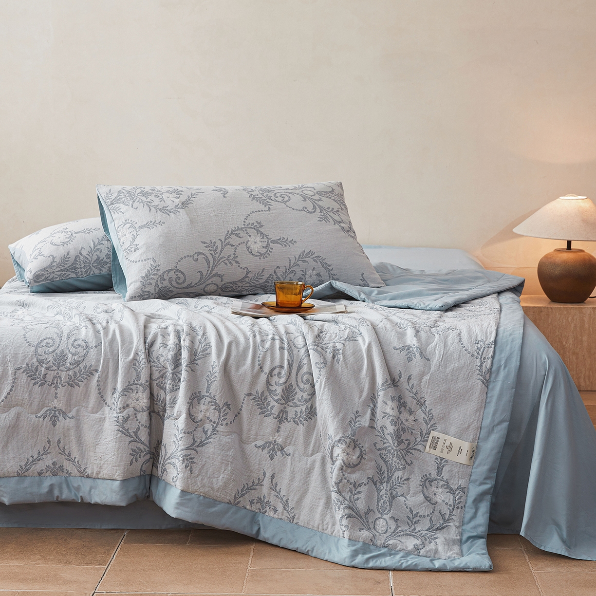 91家纺网 家纺一手货源 找家纺 乐家毛巾被（工厂自产自销） 2026新款全棉色织三层提花夏季大豆纤维被 迷雾