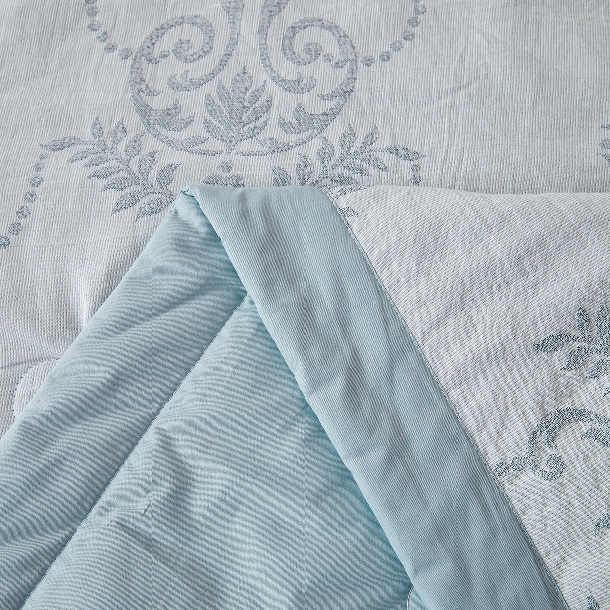 91家纺网 家纺一手货源 找家纺 乐家毛巾被（工厂自产自销） 2026新款全棉色织三层提花夏季大豆纤维被 迷雾