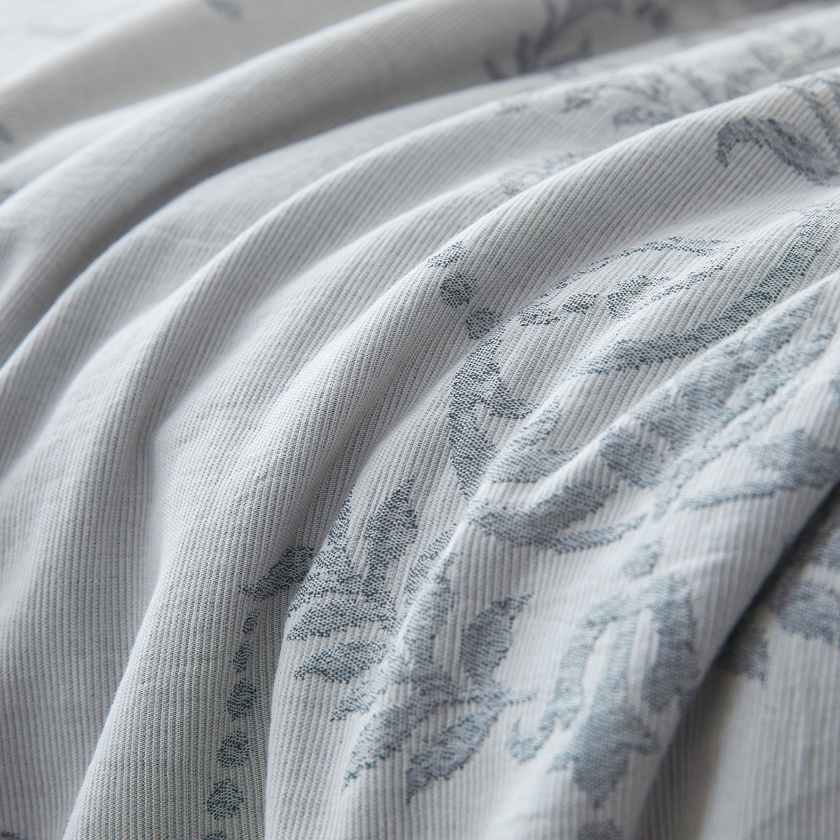 91家纺网 家纺一手货源 找家纺 乐家毛巾被（工厂自产自销） 2026新款全棉色织三层提花夏季大豆纤维被 迷雾