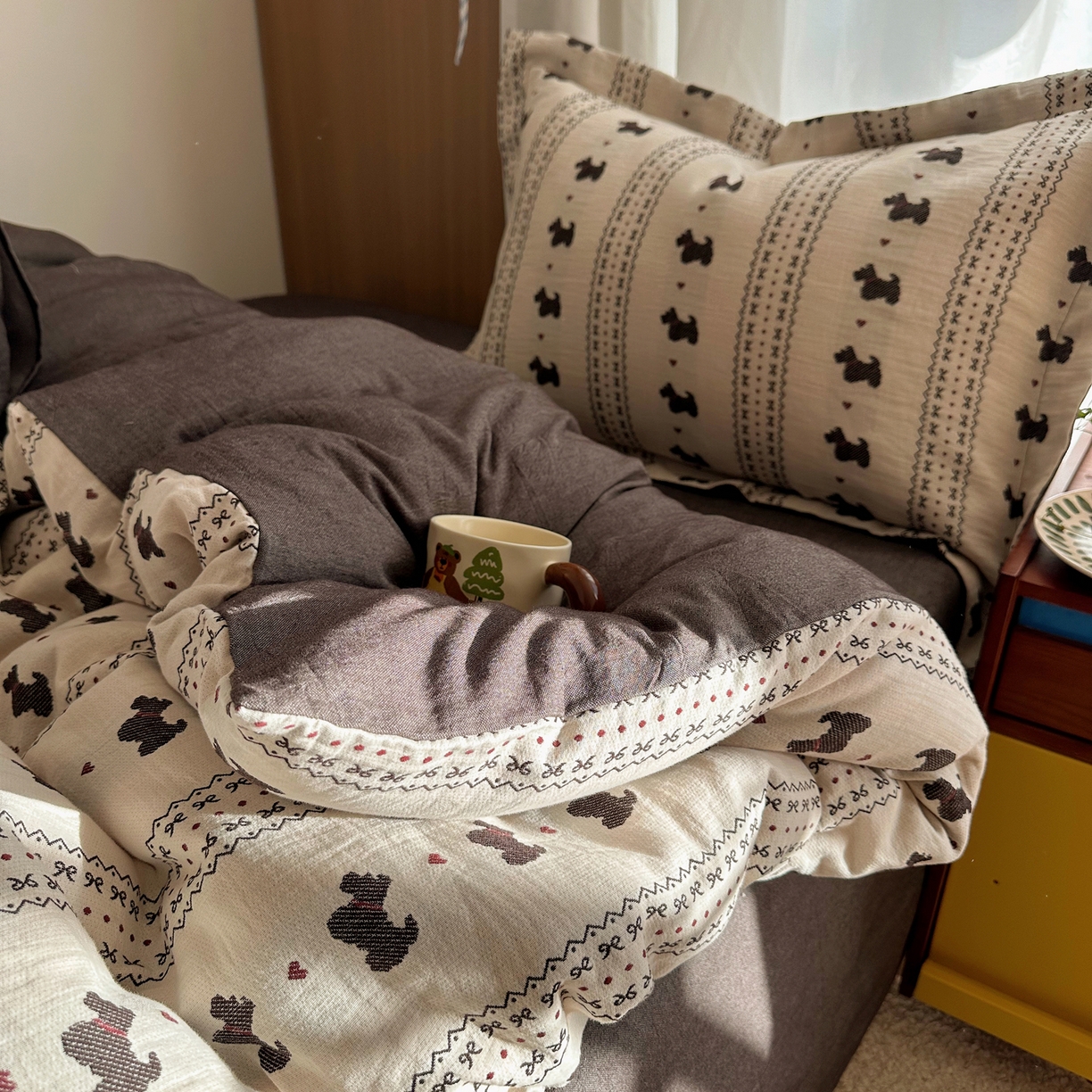 91家纺网 家纺一手货源 找家纺 萝莉家纺 2026新款全棉纯棉色织双层纱提花四件套 爱心狗