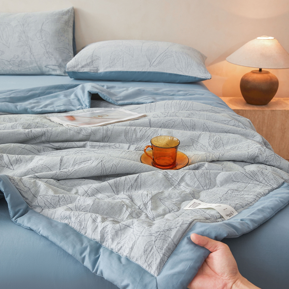 91家纺网 家纺一手货源 找家纺 乐家毛巾被（工厂自产自销） 2026新款全棉色织三层提花夏季大豆纤维被 绮华