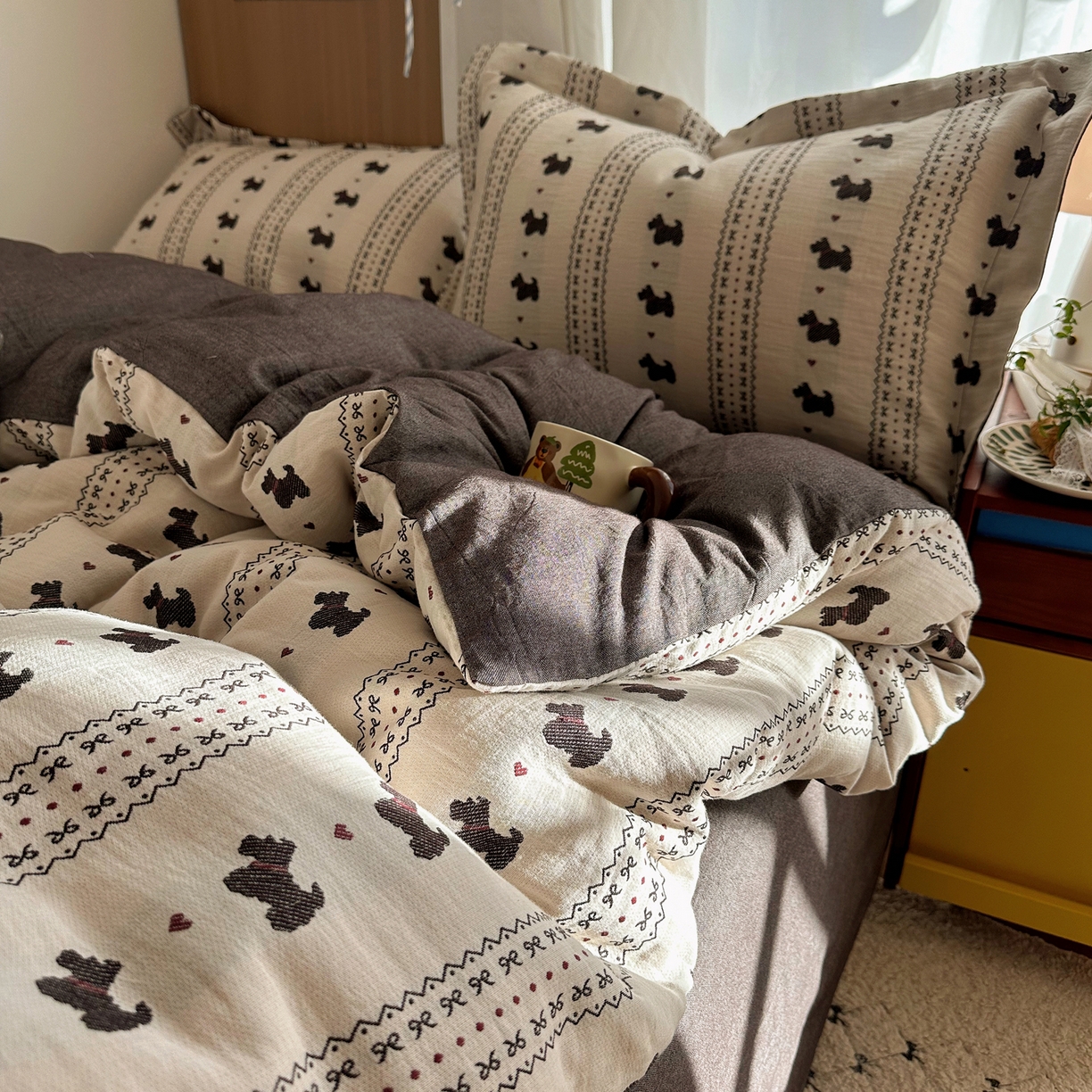 91家纺网 家纺一手货源 找家纺 萝莉家纺 2026新款全棉纯棉色织双层纱提花四件套 爱心狗