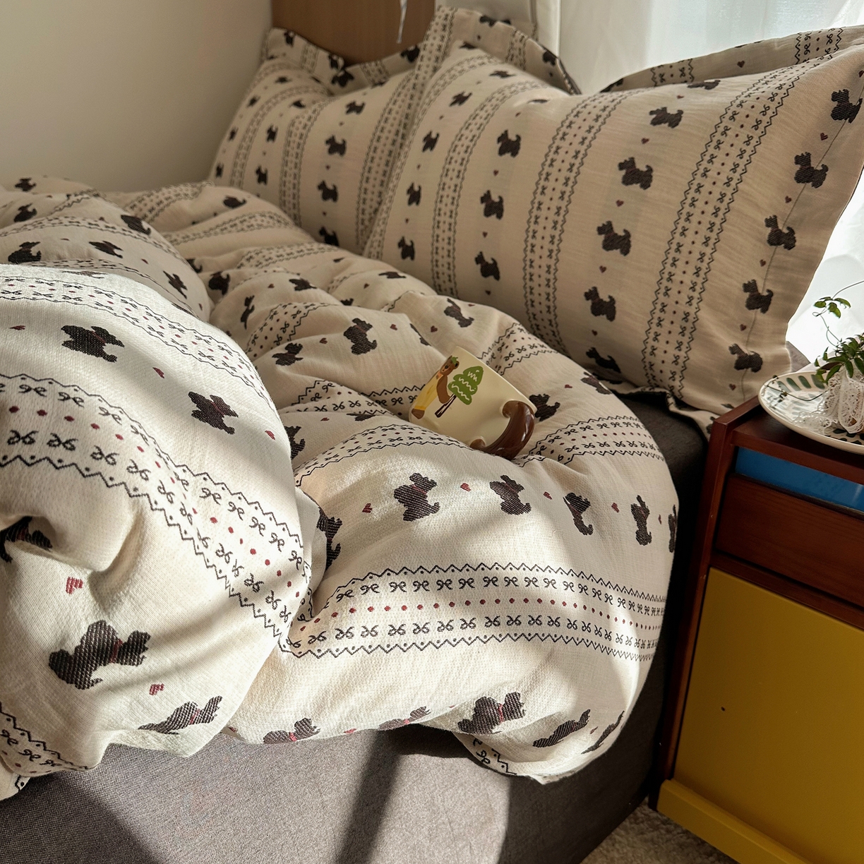 91家纺网 家纺一手货源 找家纺 萝莉家纺 2026新款全棉纯棉色织双层纱提花四件套 爱心狗