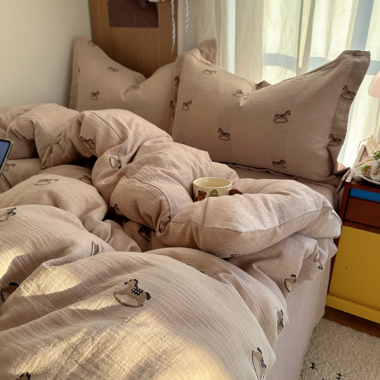 91家纺网 家纺一手货源 找家纺 萝莉家纺 2026新款全棉纯棉色织双层纱提花四件套 翘翘马