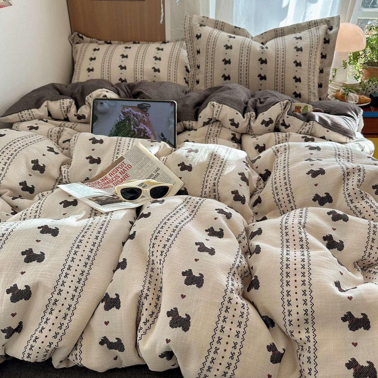 91家纺网 家纺一手货源 找家纺 萝莉家纺 2026新款全棉纯棉色织双层纱提花四件套 爱心狗