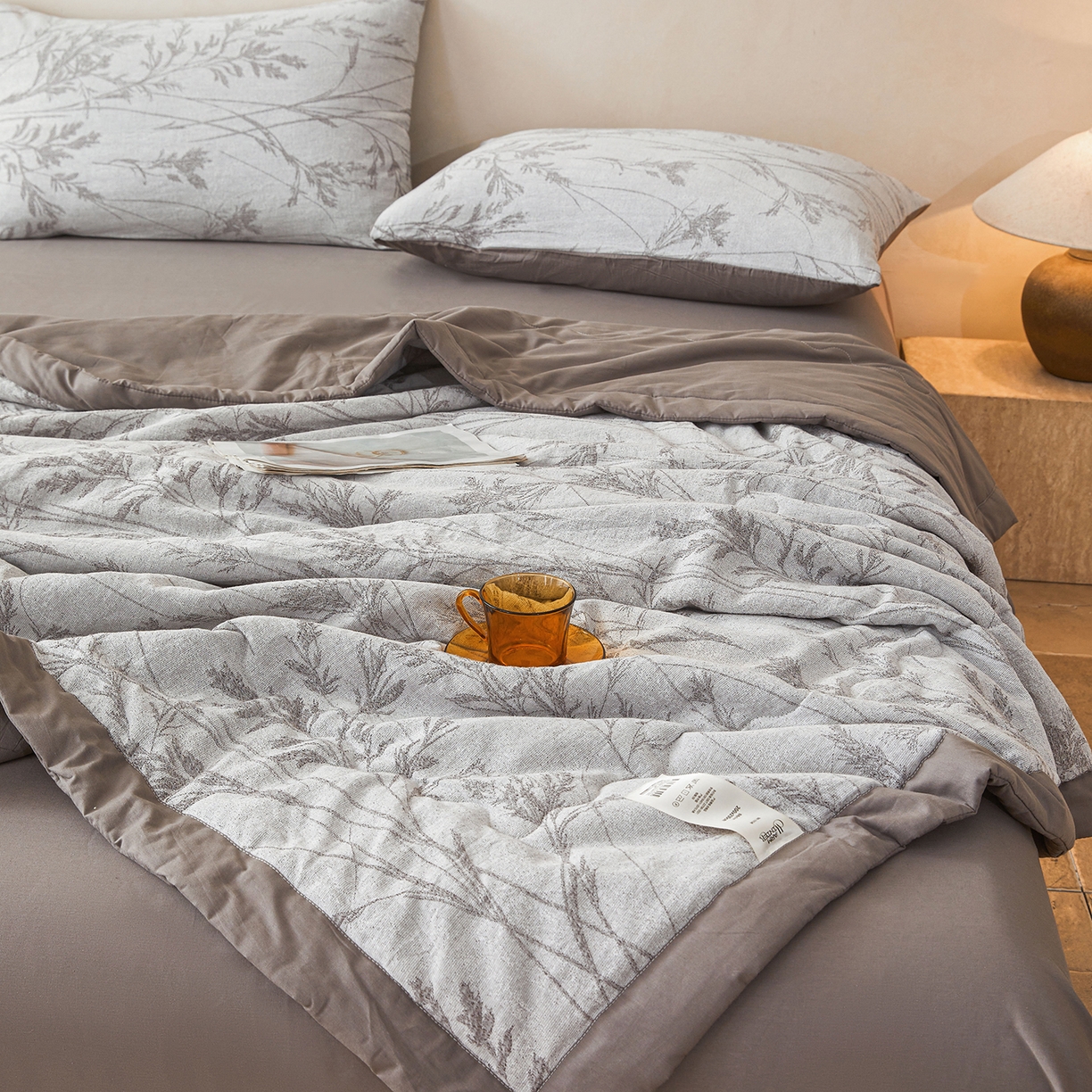 91家纺网 家纺一手货源 找家纺 乐家毛巾被（工厂自产自销） 2026新款全棉色织三层提花夏季大豆纤维被 疏影