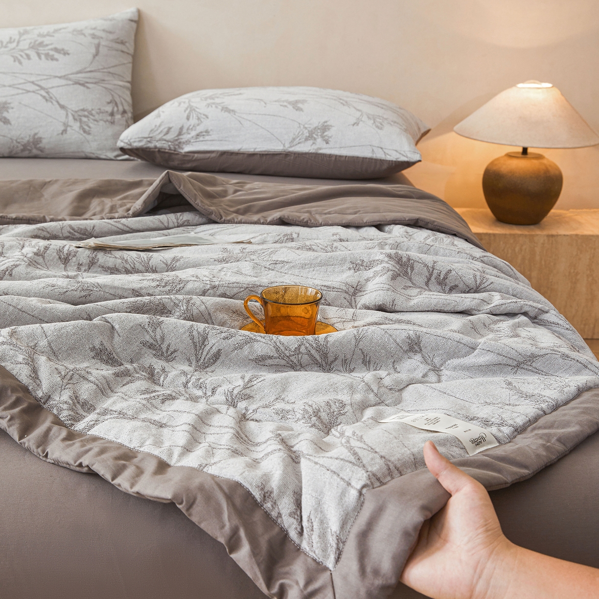 91家纺网 家纺一手货源 找家纺 乐家毛巾被（工厂自产自销） 2026新款全棉色织三层提花夏季大豆纤维被 疏影