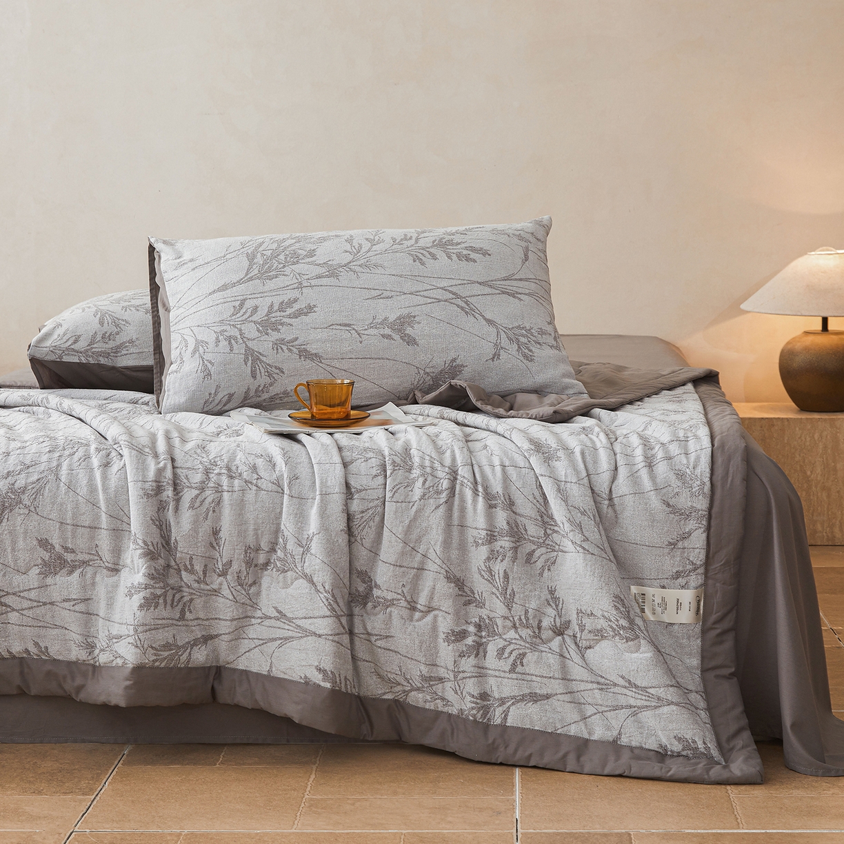 91家纺网 家纺一手货源 找家纺 乐家毛巾被（工厂自产自销） 2026新款全棉色织三层提花夏季大豆纤维被 疏影