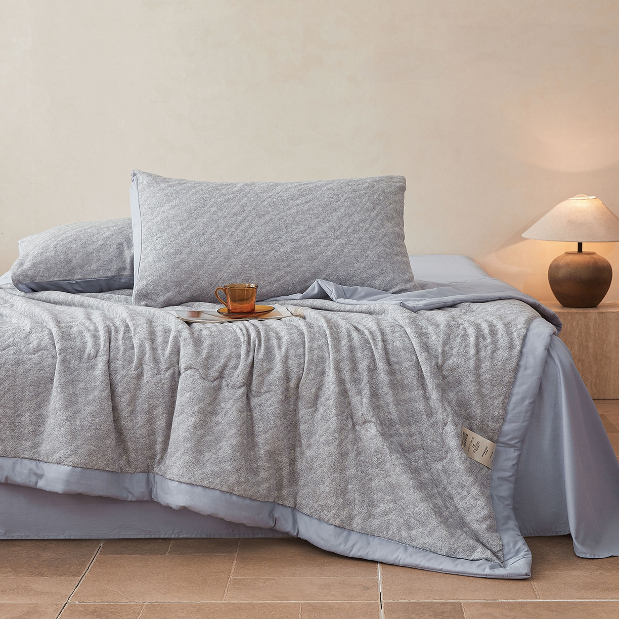 91家纺网 家纺一手货源 找家纺 乐家毛巾被（工厂自产自销） 2026新款全棉色织三层提花夏季大豆纤维被 素影繁花