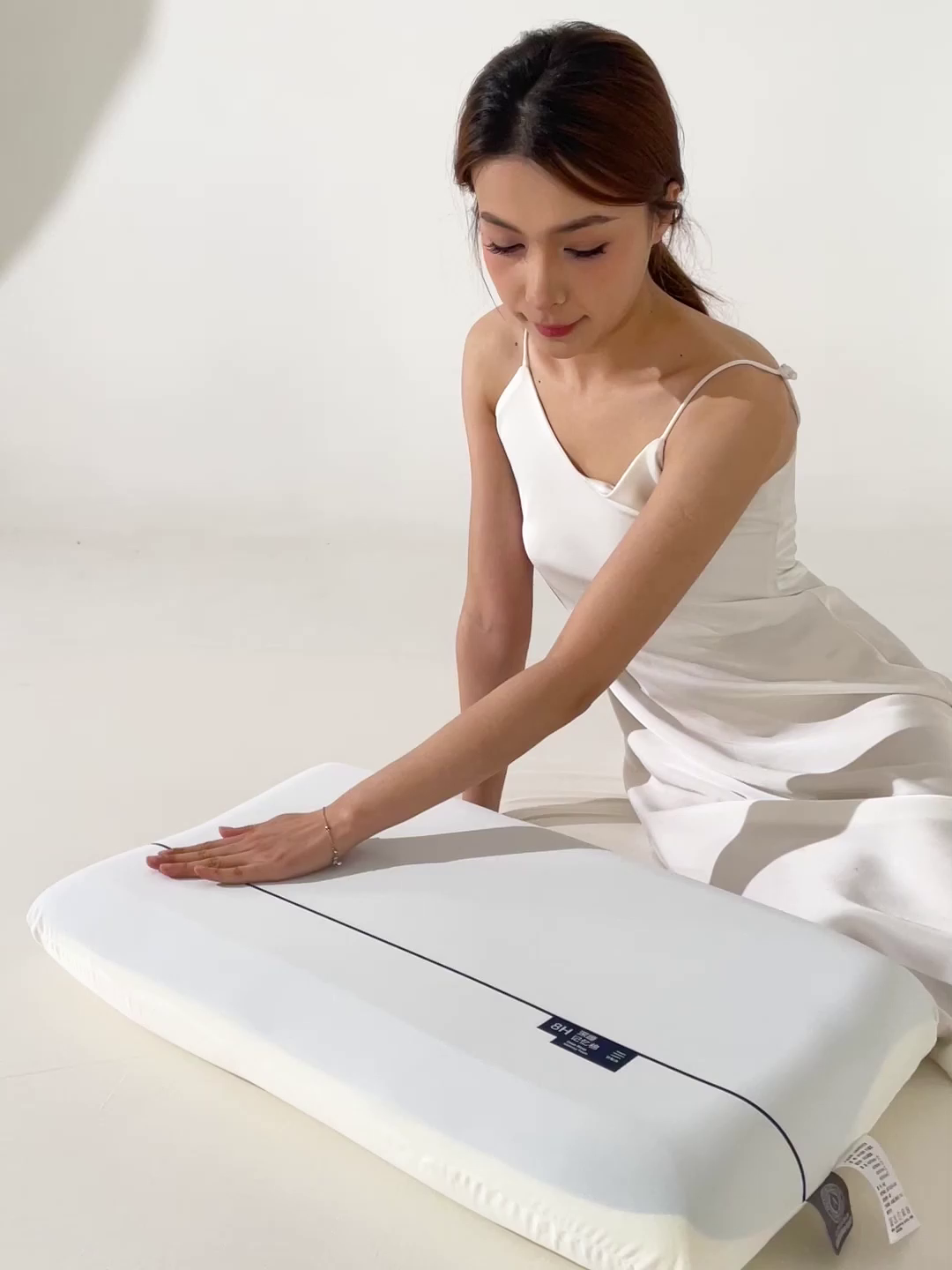 91家纺网 家纺一手货源 找家纺 优芯选 2026新款零压力记忆枕某朵同款酒店记忆棉枕深睡眠云朵双芯蓝白Pro零压记忆棉枕 云朵护颈pro第二代记忆枕