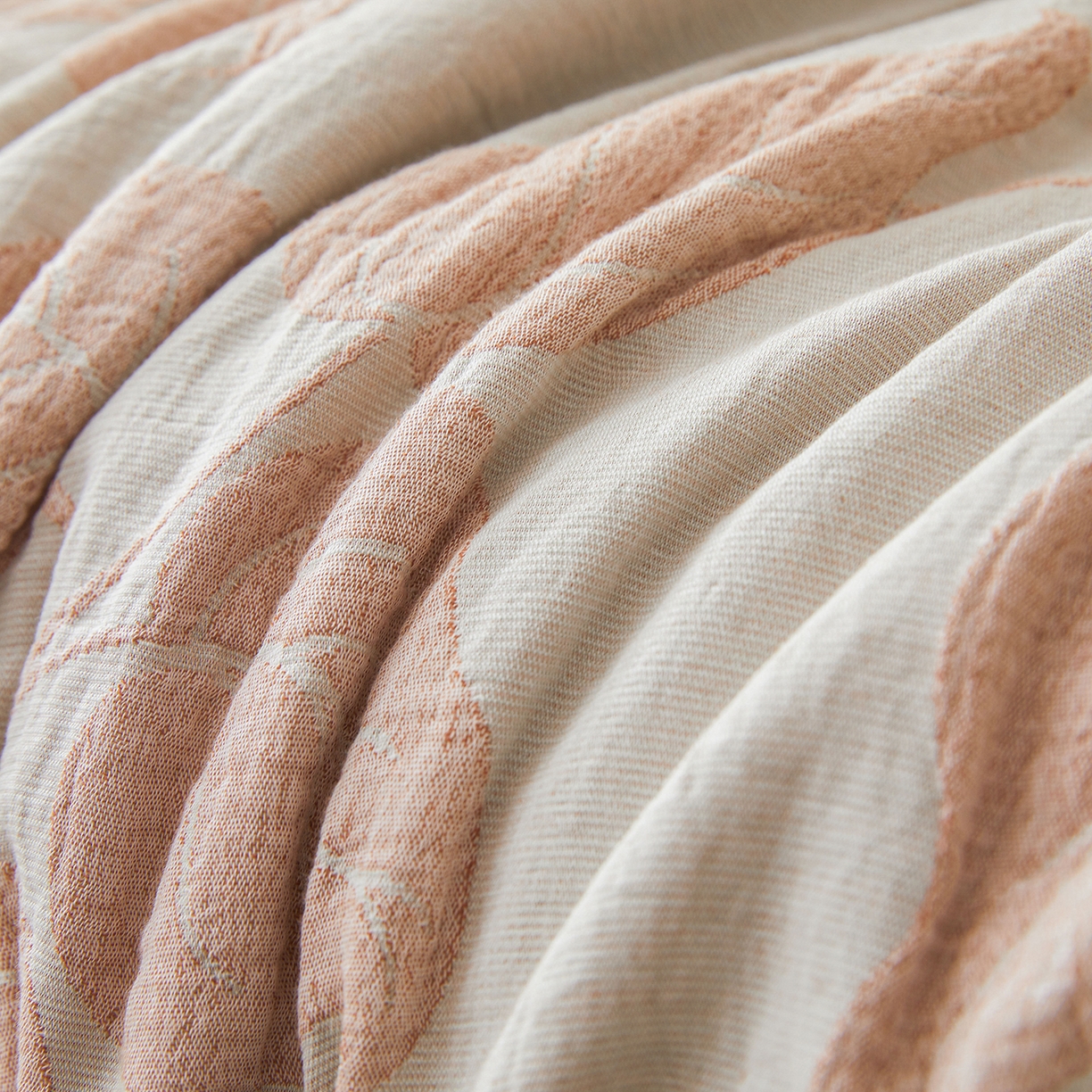 91家纺网 家纺一手货源 找家纺 乐家毛巾被（工厂自产自销） 2026新款全棉色织三层提花夏季大豆纤维被 枝繁叶茂