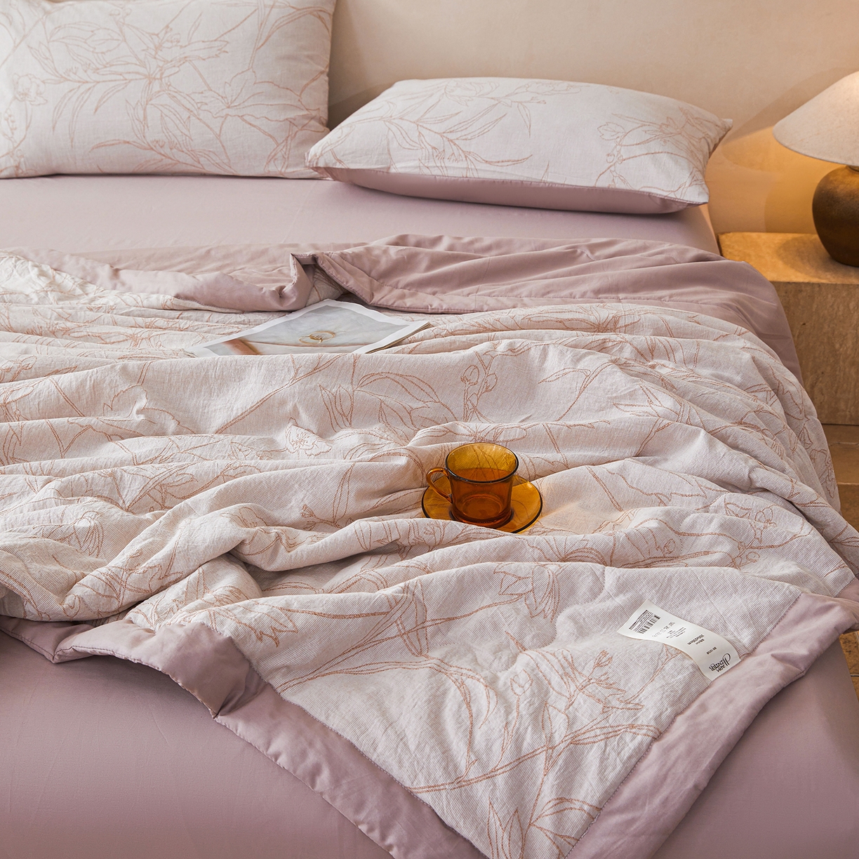 91家纺网 家纺一手货源 找家纺 乐家毛巾被（工厂自产自销） 2026新款全棉色织三层提花夏季大豆纤维被 枝间花语