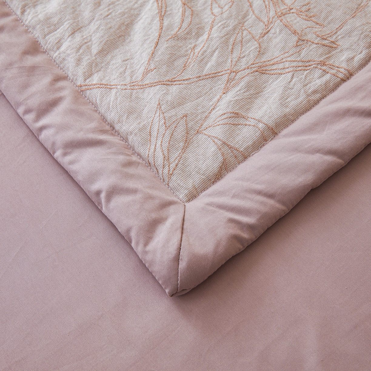 91家纺网 家纺一手货源 找家纺 乐家毛巾被（工厂自产自销） 2026新款全棉色织三层提花夏季大豆纤维被 枝间花语