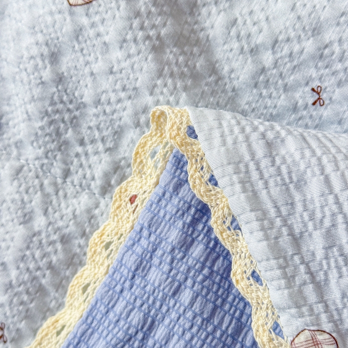 91家纺网 家纺一手货源 找家纺 梦舒阳 2026新款泡芙棉夏被花边款泡芙纱夏凉被四件套空调被带小熊吊牌 爱心蓝