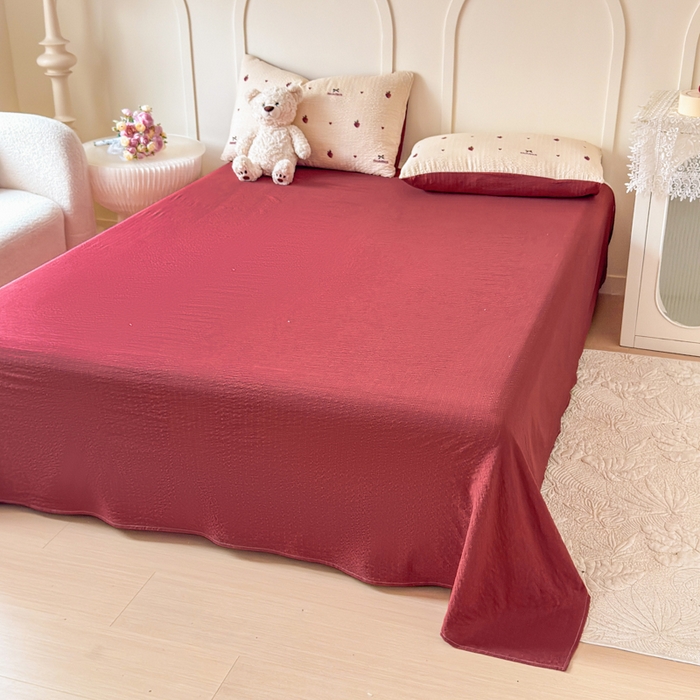 91家纺网 家纺一手货源 找家纺 梦舒阳 2026新款泡芙棉夏被花边款泡芙纱夏凉被四件套空调被带小熊吊牌 草莓