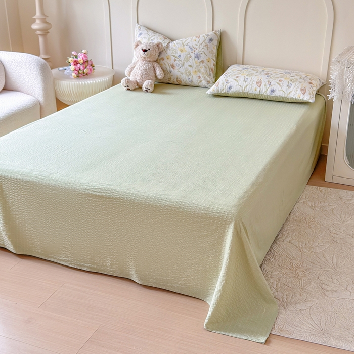 91家纺网 家纺一手货源 找家纺 梦舒阳 2026新款泡芙棉夏被花边款泡芙纱夏凉被四件套空调被带小熊吊牌 春天