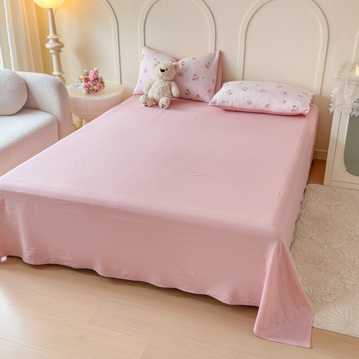 91家纺网 家纺一手货源 找家纺 梦舒阳 2026新款泡芙棉夏被花边款泡芙纱夏凉被四件套空调被带小熊吊牌 粉猫猫