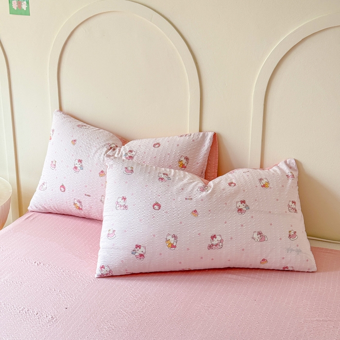 91家纺网 家纺一手货源 找家纺 梦舒阳 2026新款泡芙棉夏被花边款泡芙纱夏凉被四件套空调被带小熊吊牌 粉猫猫