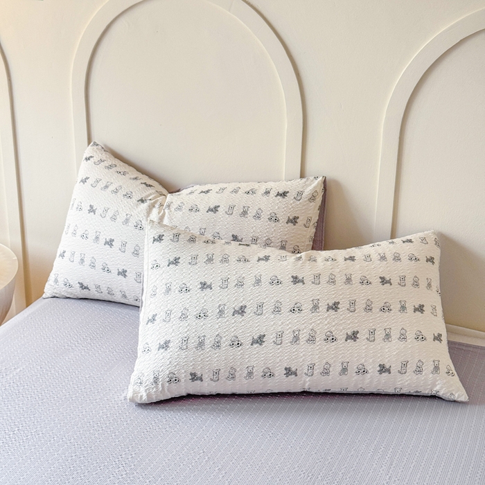 91家纺网 家纺一手货源 找家纺 梦舒阳 2026新款泡芙棉夏被花边款泡芙纱夏凉被四件套空调被带小熊吊牌 灰灰狗