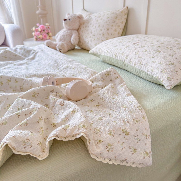 91家纺网 家纺一手货源 找家纺 梦舒阳 2026新款泡芙棉夏被花边款泡芙纱夏凉被四件套空调被带小熊吊牌 绿叶