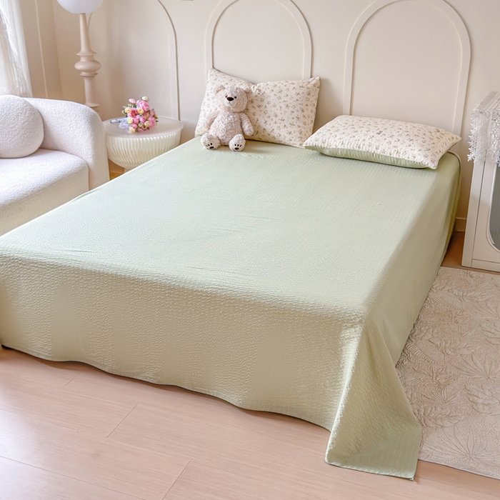 91家纺网 家纺一手货源 找家纺 梦舒阳 2026新款泡芙棉夏被花边款泡芙纱夏凉被四件套空调被带小熊吊牌 绿叶