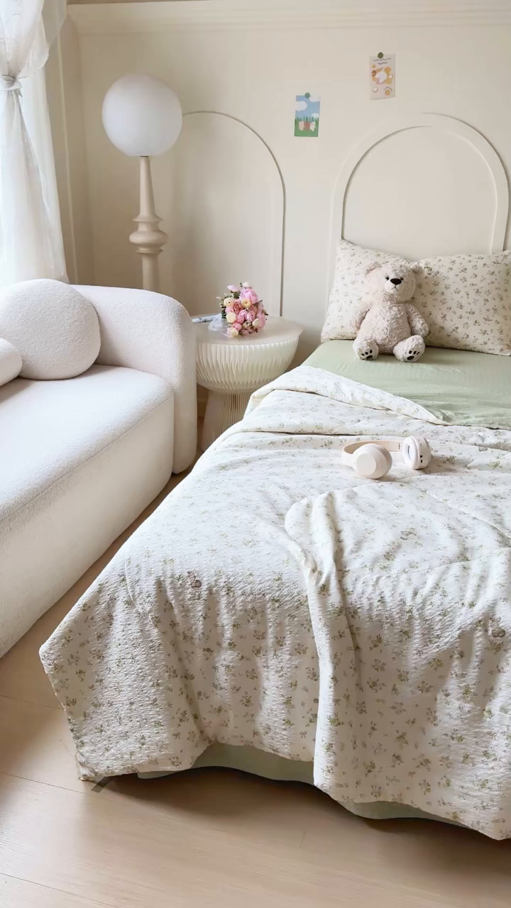 91家纺网 家纺一手货源 找家纺 梦舒阳 2026新款泡芙棉夏被花边款泡芙纱夏凉被四件套空调被带小熊吊牌 绿叶