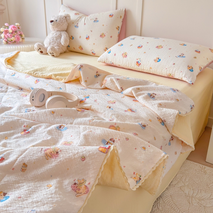 91家纺网 家纺一手货源 找家纺 梦舒阳 2026新款泡芙棉夏被花边款泡芙纱夏凉被四件套空调被带小熊吊牌 猫咪