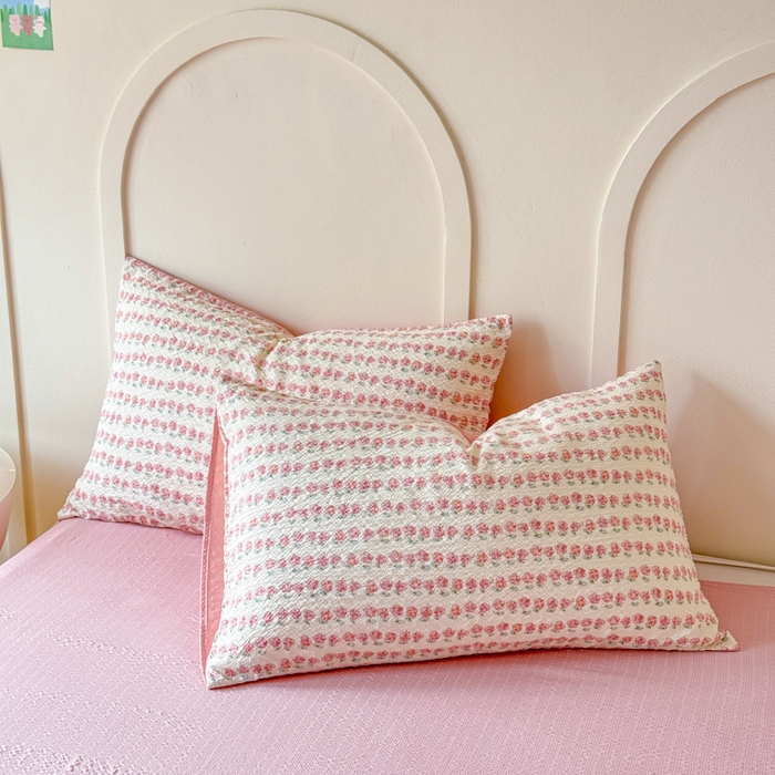 91家纺网 家纺一手货源 找家纺 梦舒阳 2026新款泡芙棉夏被花边款泡芙纱夏凉被四件套空调被带小熊吊牌 小花粉