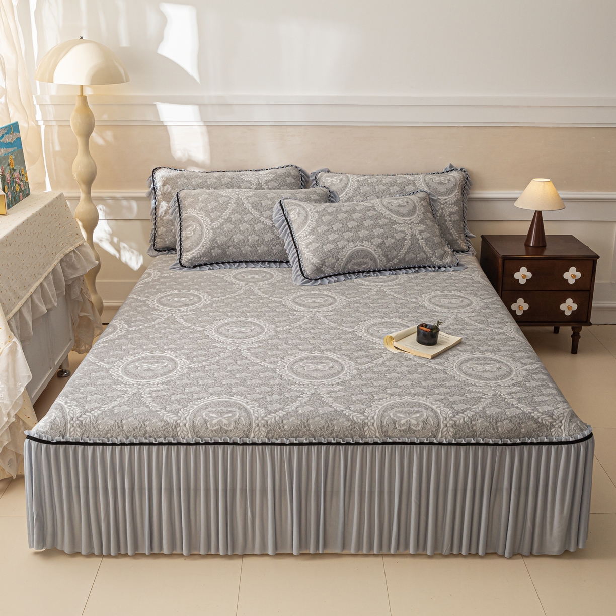 91家纺网 家纺一手货源 找家纺 （总）雅居纺家纺 2026新款花间蝶梦款凉感床裙凉席席子