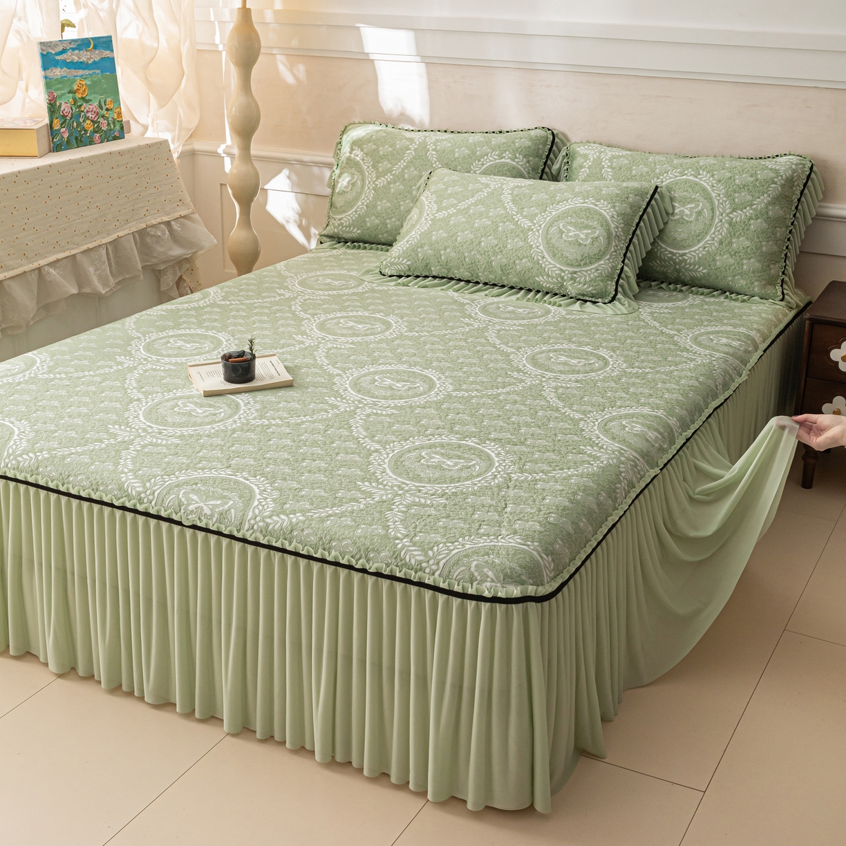 91家纺网 家纺一手货源 找家纺 雅居纺家纺 2026新款花间蝶梦款凉感床裙凉席席子 花间蝶梦-绿