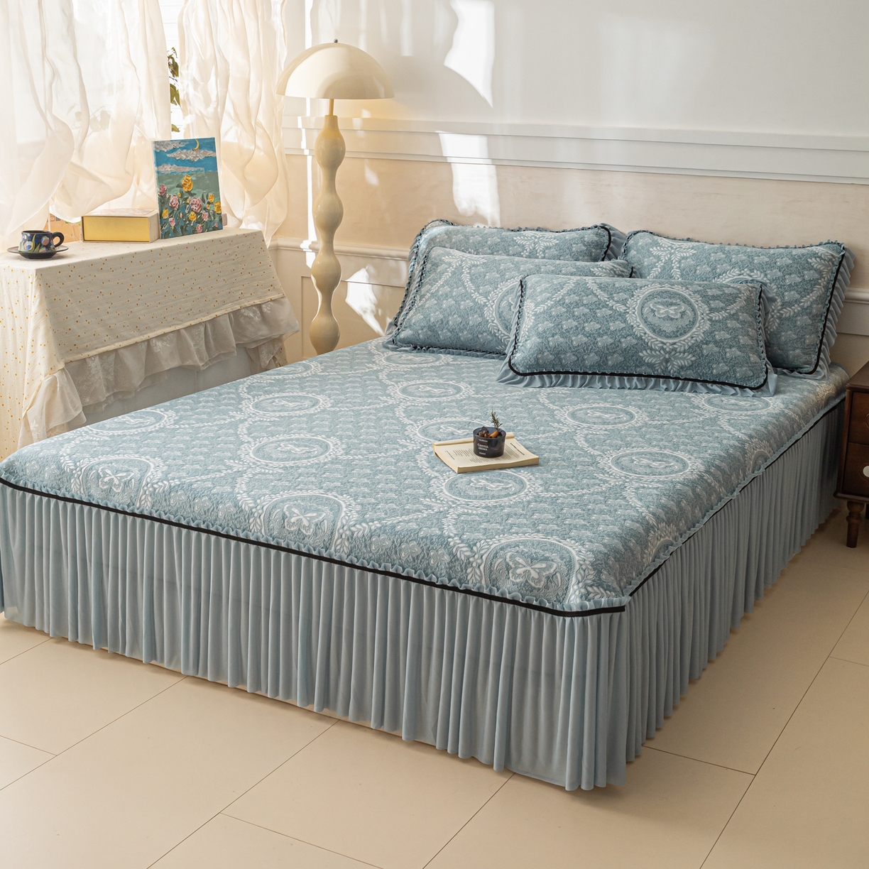 91家纺网 家纺一手货源 找家纺 雅居纺家纺 2026新款花间蝶梦款凉感床裙凉席席子 花间蝶梦-蓝